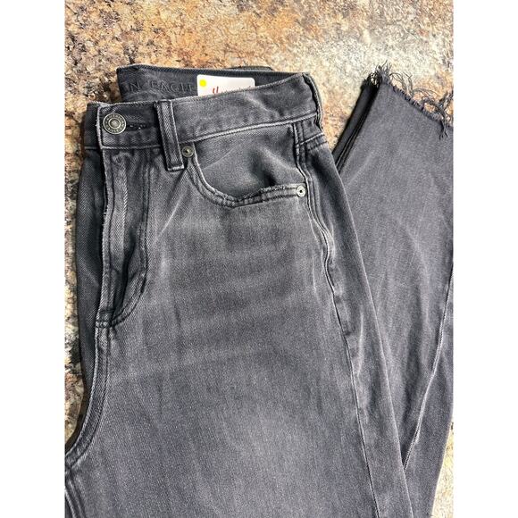 Women's American Eagle Cropped Straight Jean Size 4 - Picture 2 of 5